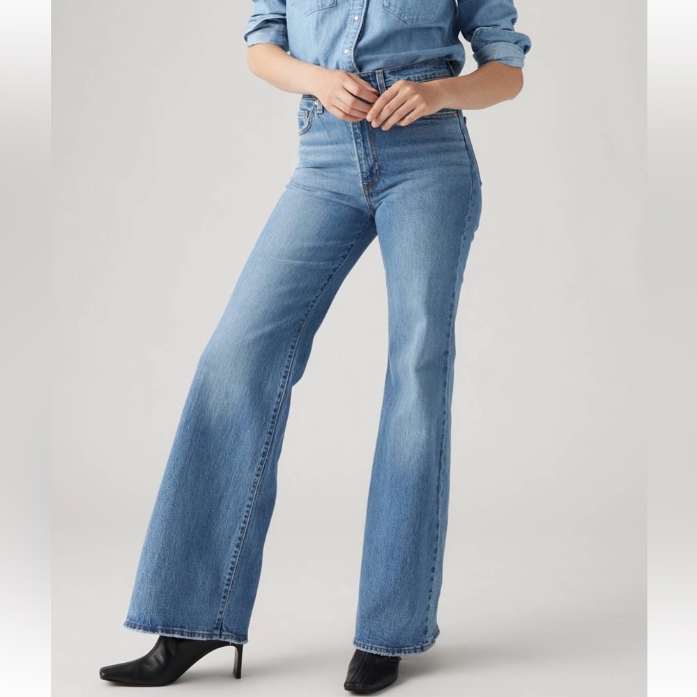 Levi’s ribcage bell jeans